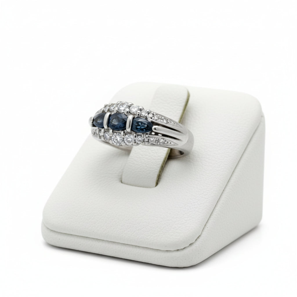 Estate Ring, Round Brilliant Cut Diamonds 0.39cttw G-H VS1-VS2, 3 Alexandrite Ovals 0.45cttw Green-Blue to Purple-Pink, Platinum 10.22g. Weights Estimated.