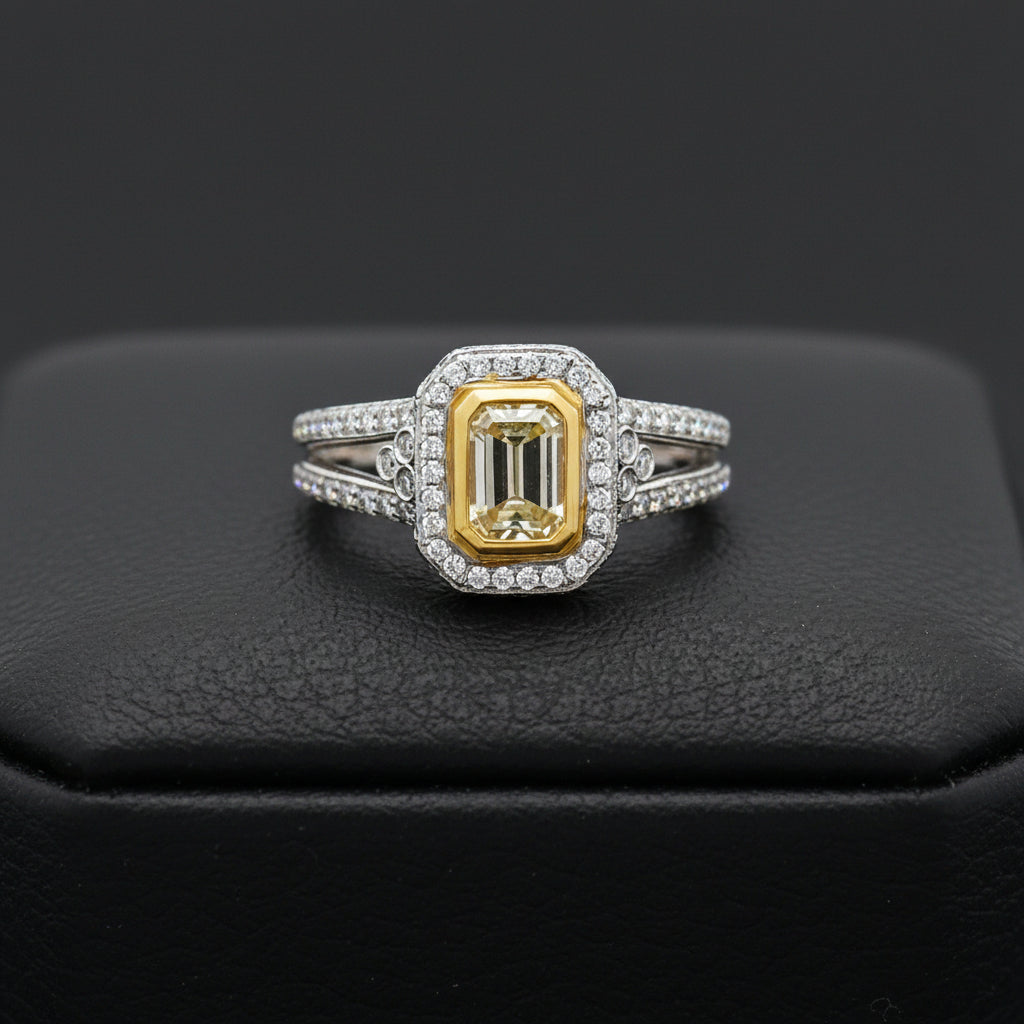 Estate Ring, Round Brilliant Cut Diamond 0.76 ct  G-H VS2-SI1, Emerald Cut Diamond Yellow VS2 14K/18K White/Yellow Gold