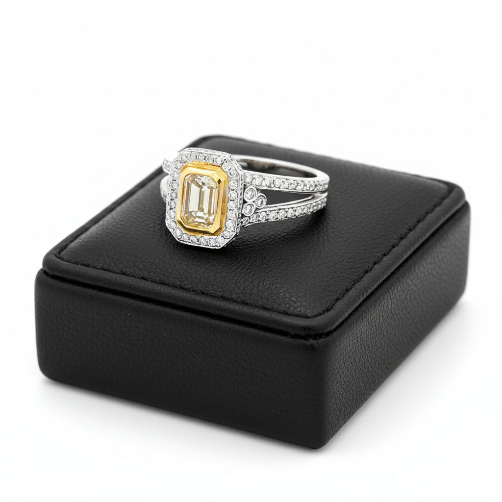 Estate Ring, Round Brilliant Cut Diamond 0.76 ct  G-H VS2-SI1, Emerald Cut Diamond Yellow VS2 14K/18K White/Yellow Gold