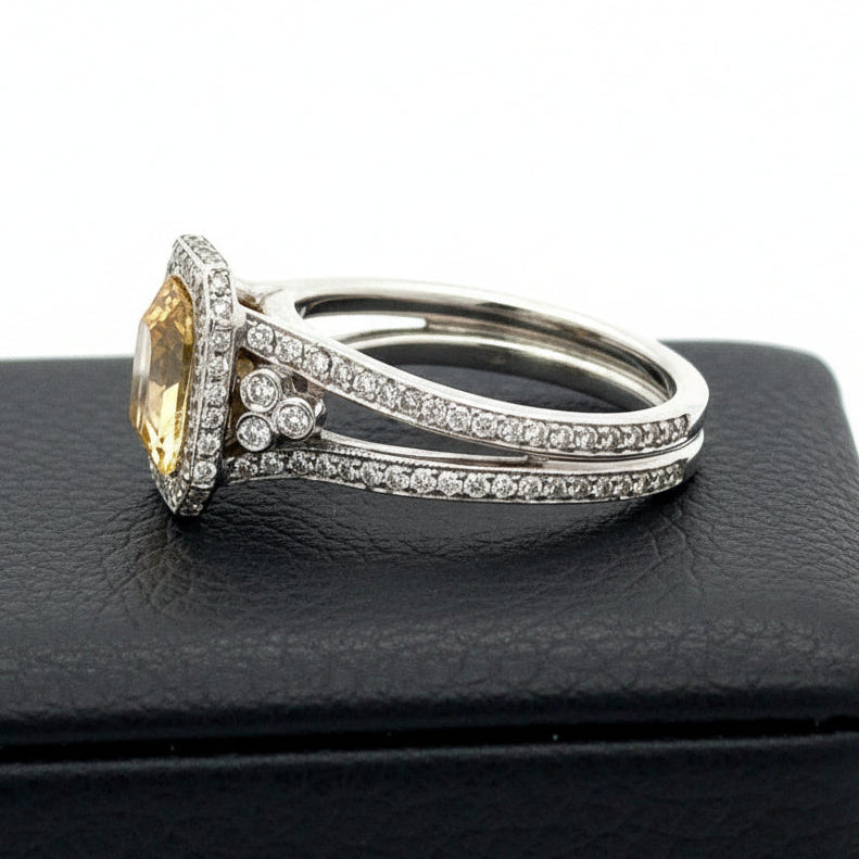 Estate Ring, Round Brilliant Cut Diamond 0.76 ct  G-H VS2-SI1, Emerald Cut Diamond Yellow VS2 14K/18K White/Yellow Gold