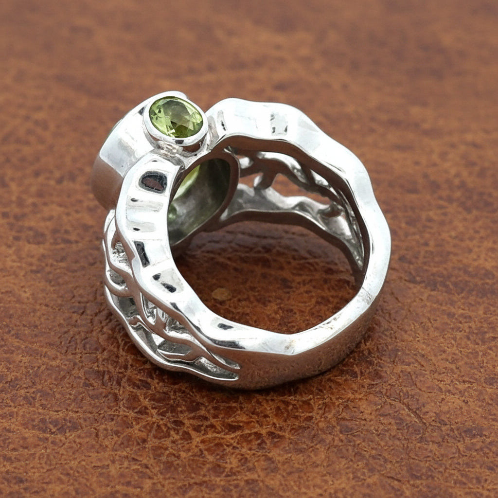 KC Designs Ring,1 Aquamarine Oval 7.00 ct ,2 Peridot French Cut 0.70 ct  18K White Gold 19.39g