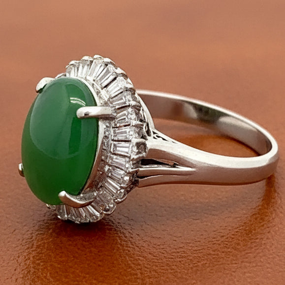 Estate Ring, Round/Baguette Cut Diamond 0.36 cttw  H-I SI1-SI2,1 Jade Cabochon Platinum 7.83g (All weights estimated)
