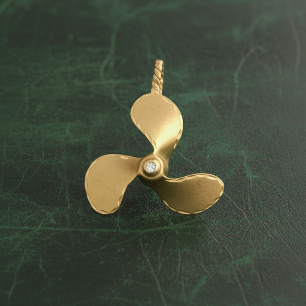 Italian Pendant 1 Round Brilliant Cut Diamond 0.10ct H VS2, 14K Yellow Gold 8.30g. All weights estimated.