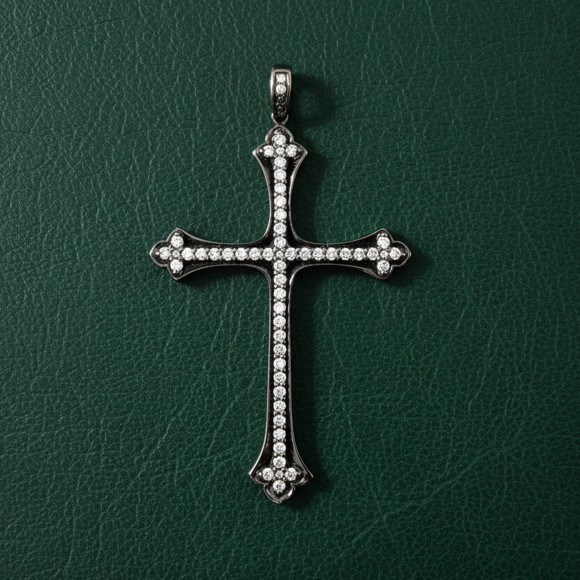 Estate Pendant, 53 Round Brilliant Cut Diamond 0.58cttw G-H SI1-SI2, 18K/Blk Rhodium White Gold 4.90g. All Weights Estimated. 