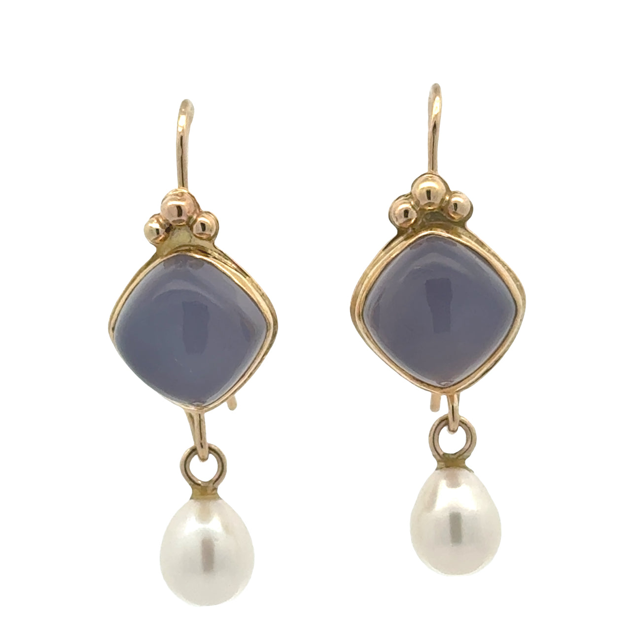 Designer Mazza Earrings, 2 Chalcedony Cabochon 4.00cttw, 2 Freshwater Pearls 6.5mm 14K/18K Yellow Gold 6.10g. All weights estimated.