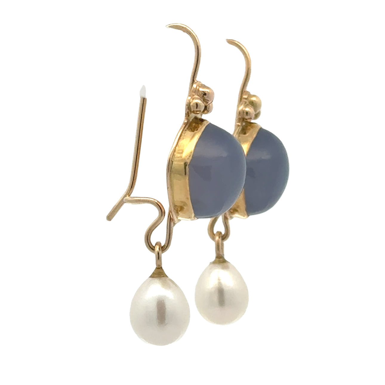 Designer Mazza Earrings, 2 Chalcedony Cabochon 4.00cttw, 2 Freshwater Pearls 6.5mm 14K/18K Yellow Gold 6.10g. All weights estimated.