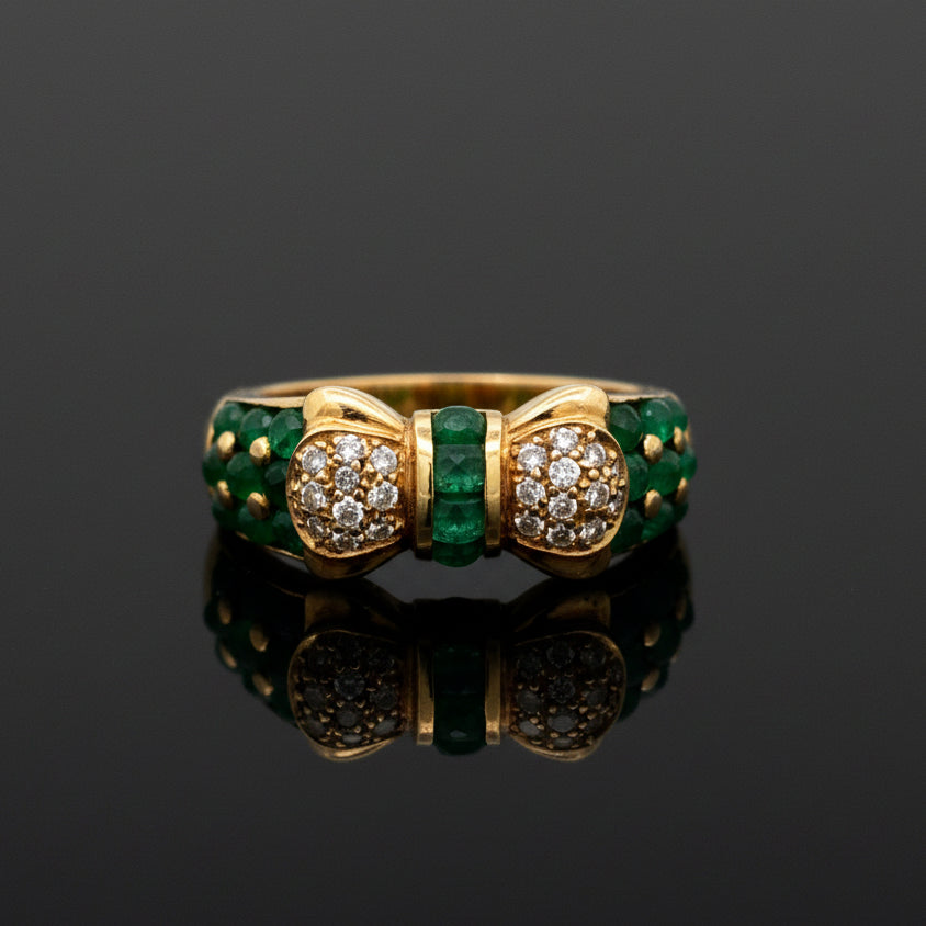 Vintage Ring RBC Diamond 0.21cttw  H/I Emerald  CAB 2.16cttw  18KT YG 5.70g ,All Weights Estimated