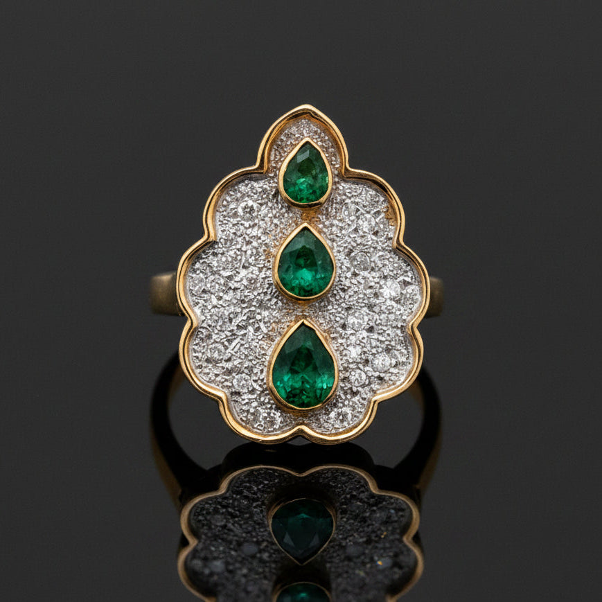 Vintage Ring RBC Diamond 0.12cttw  H/I, 3 Emerald  PS 0.50cttw  14KT YG/WG 6.30g ,All Weights Estimated