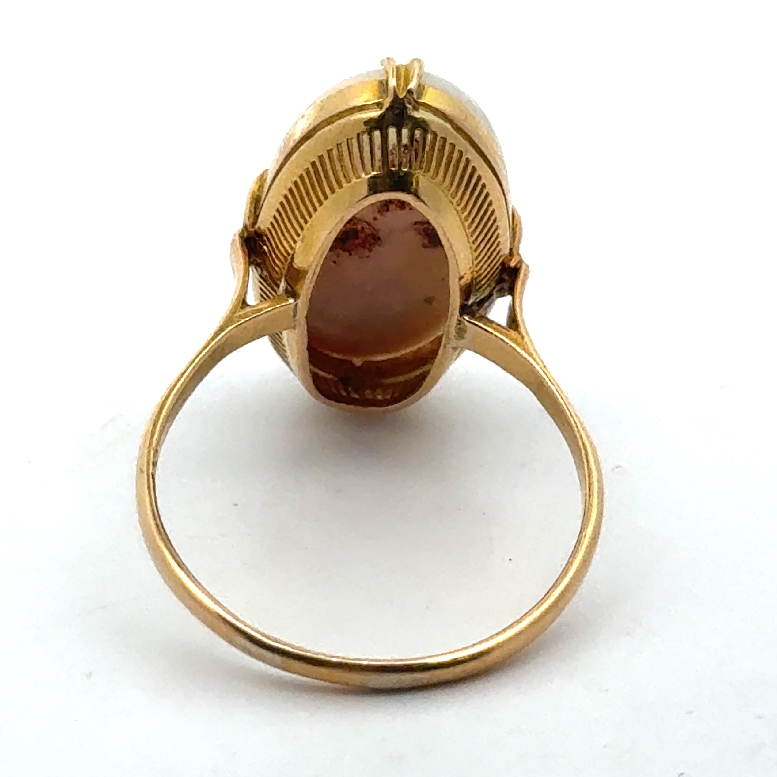 Estate Ring 1 Opal Cabochon 18K Yellow Gold 3.22g. All Weights Estimated.