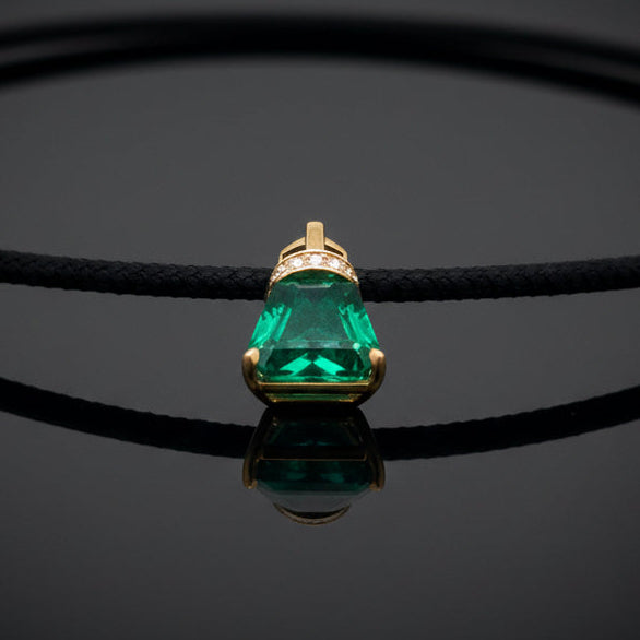 Estate Necklace, 14 Round Brilliant Cut Diamond 0.17 cttw  G-H VS2-SI1, Emerald Step Cut 4.14 cttw Green Treatment F1 GIA #2225717419 14K/18K Yellow Gold 8.70g. All Weights Estimated.