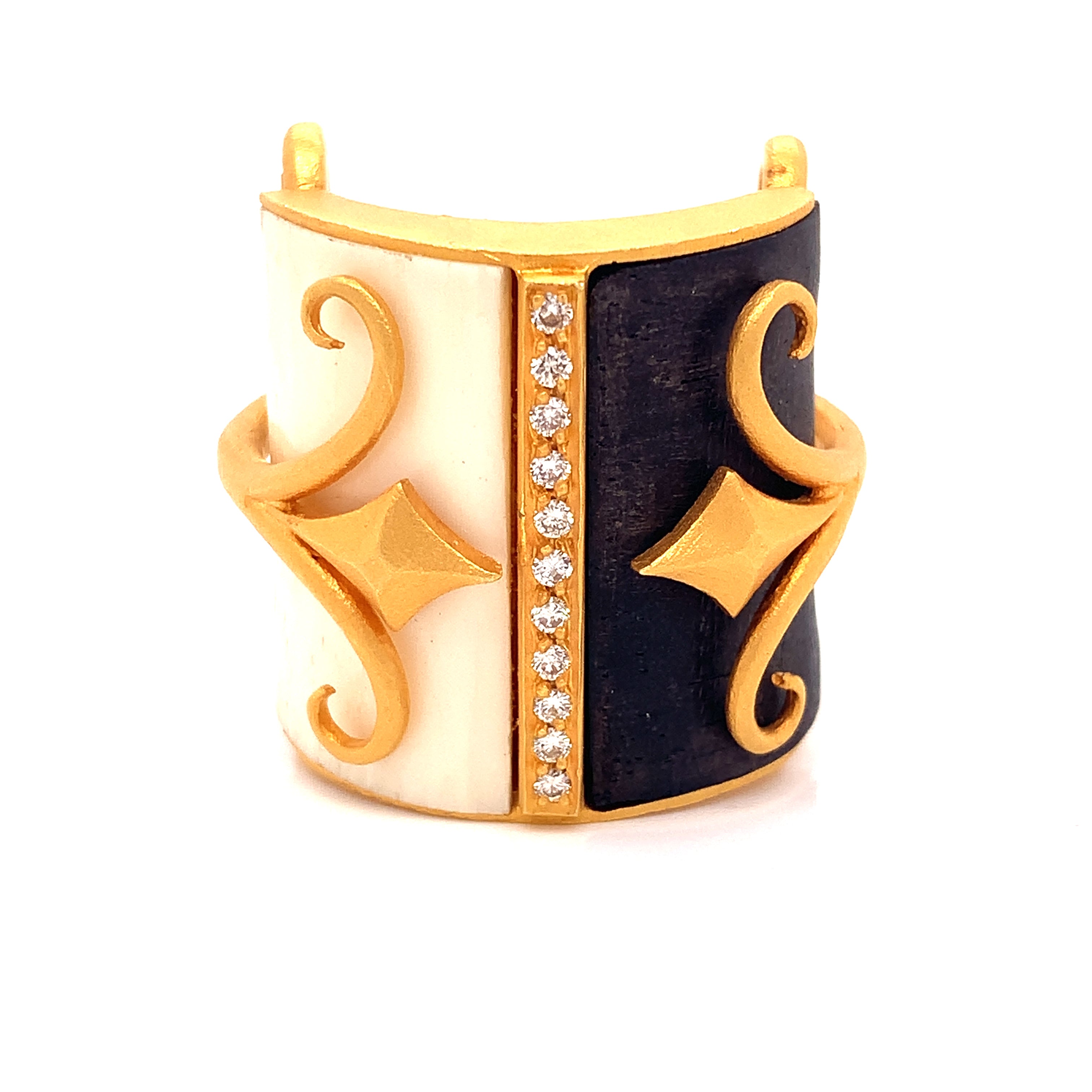Estate Fibula Ring, Round Diamond 0.10 cttw G VS1, Black & White Ceramic, 18K Yellow Gold 23.50g