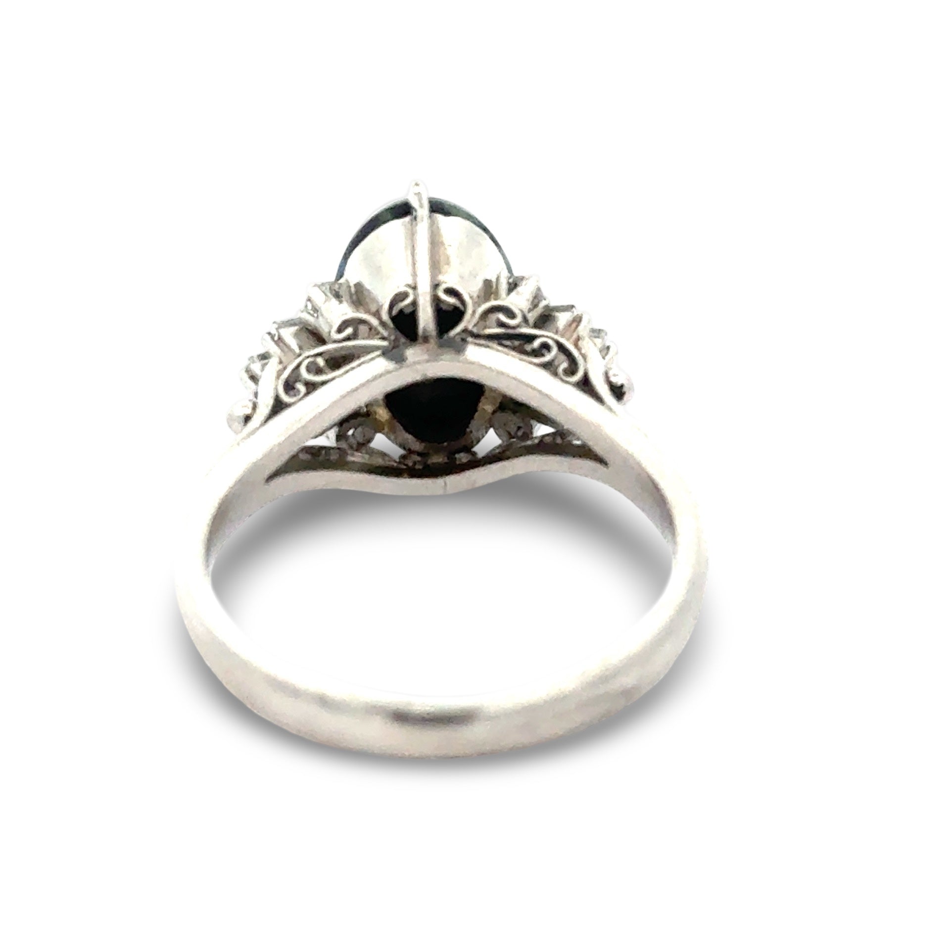 Estate Ring, 12 Mixed Cut Diamond 0.28 ct  G-I VS2-SI1,1 Emerald Emerald Cut 1.02 ct  Platinum 5.53g