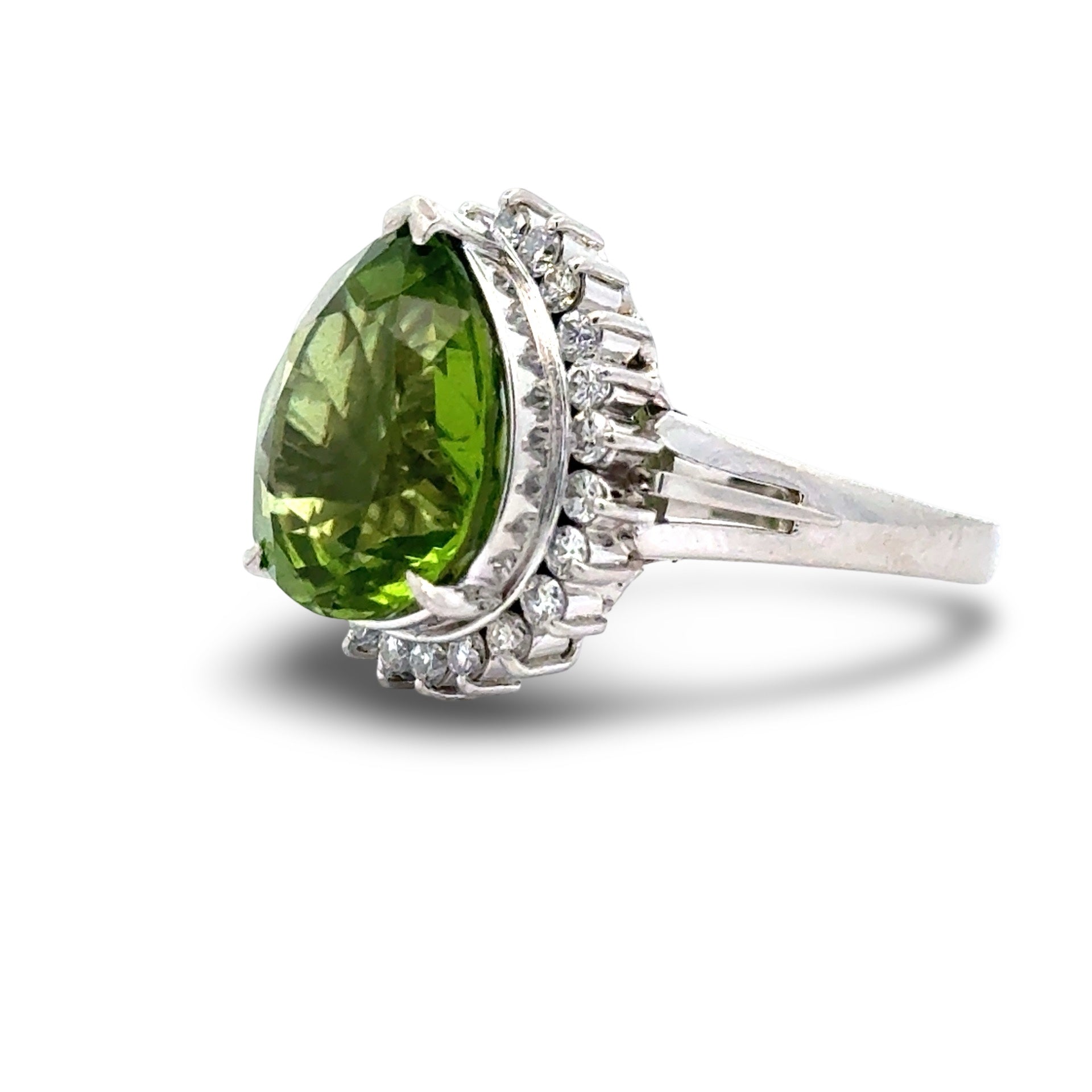 Estate Ring, 23 Round Brilliant Cut Diamond 0.50 ct  G-H VS1-SI1,1 Peridot Pear Shape 7.16 ct  Platinum 9.17g