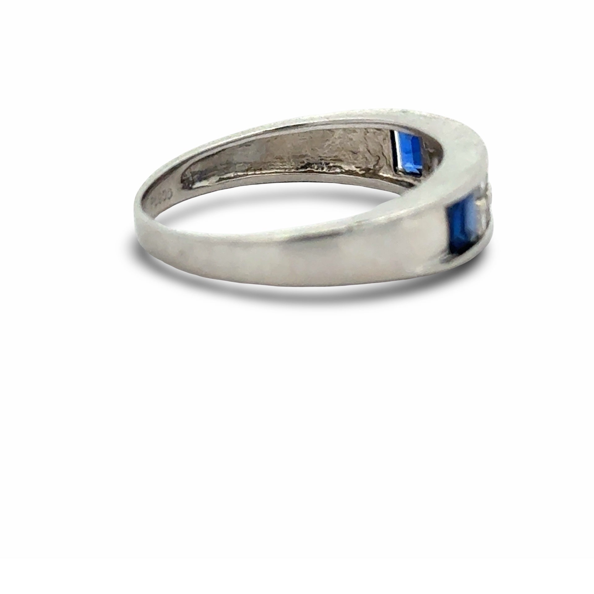 Estate Ring, 8 Round Brilliant Cut Diamond 0.20 ct  G-H SI1-SI2,3 Sapphire Emerald Cut 0.45 ct  Platinum 3.93g