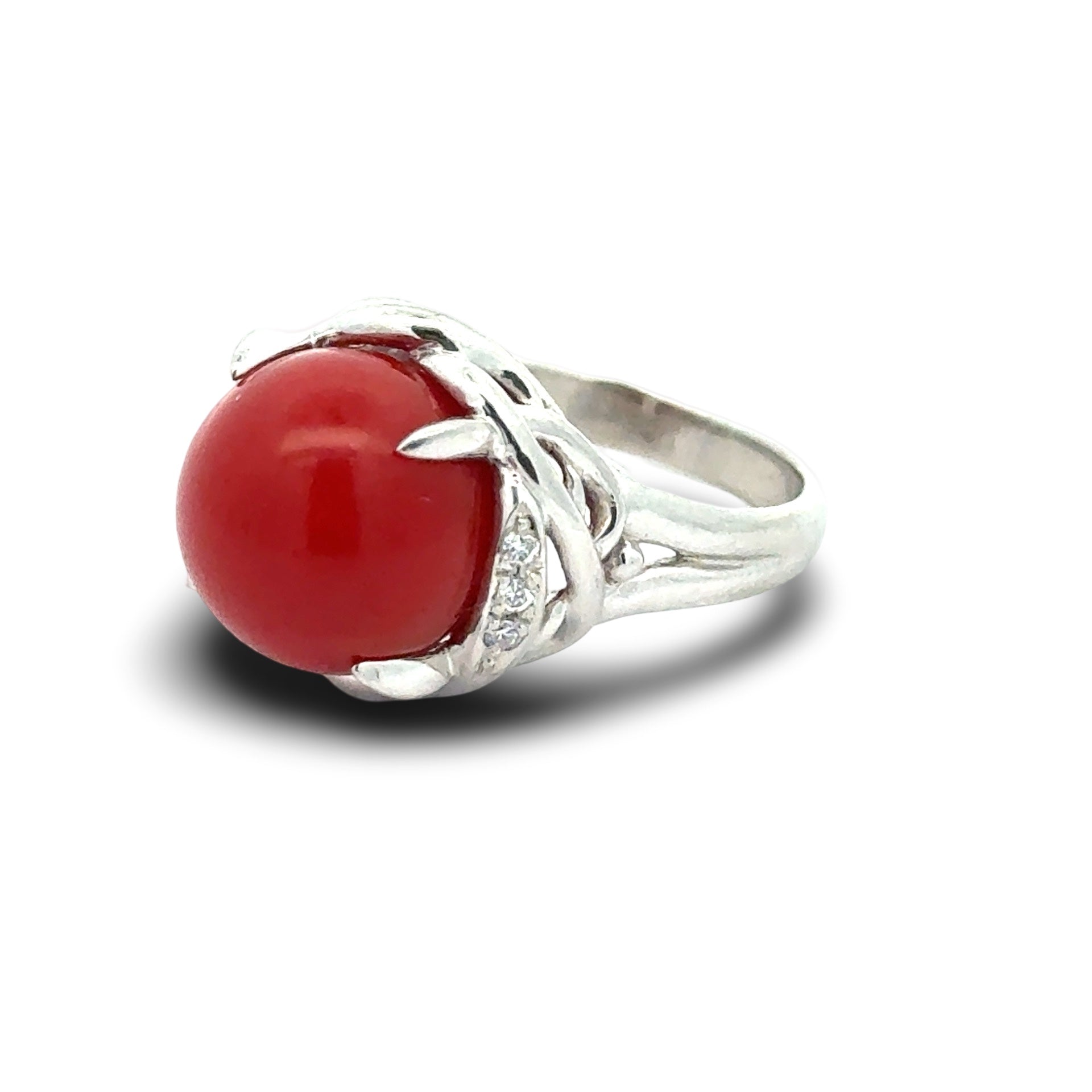 Estate Ring, 6 Round Brilliant Cut Diamond 0.06 ct  G-H SI1-SI2,1 Coral Cabochon Platinum 10.46g