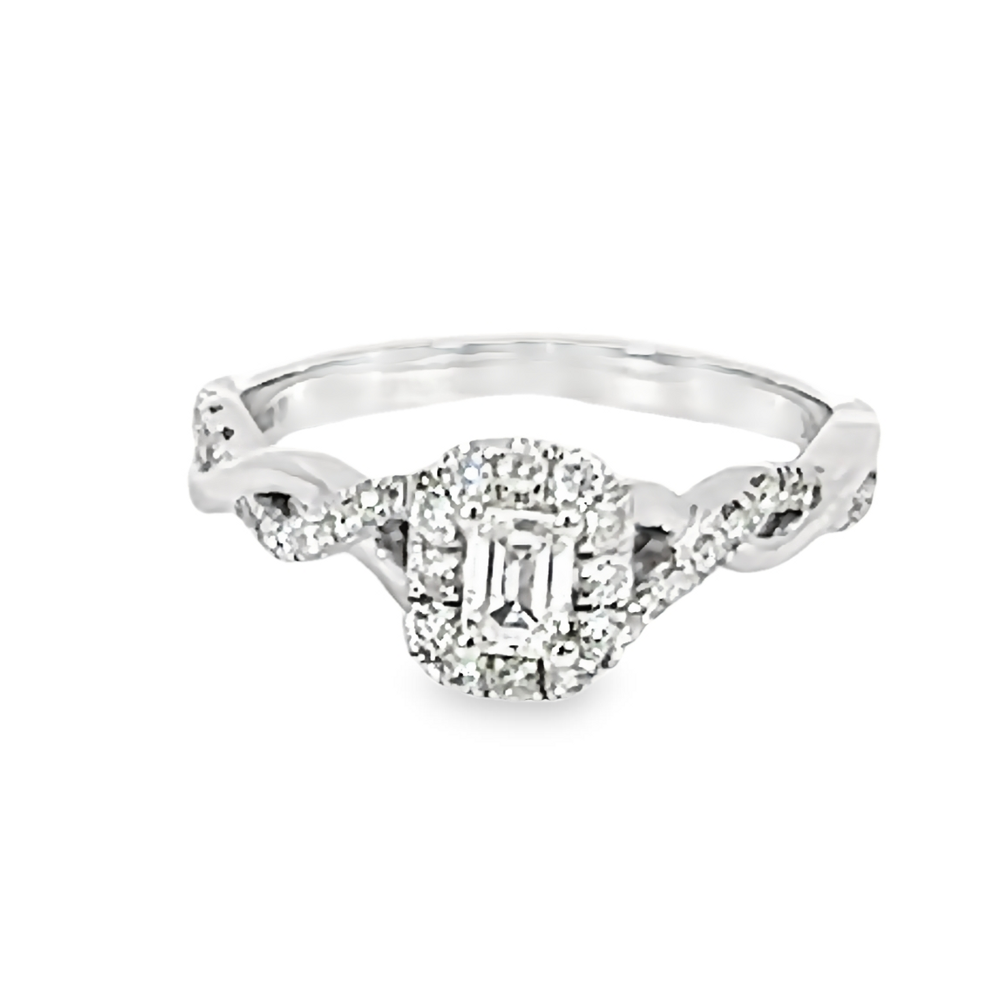 White Gold Diamond Halo Engagment Ring