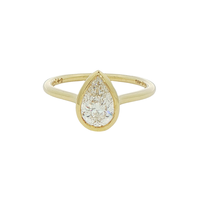18k Yellow Gold Solitaire Pear-shaped Engagement Ring