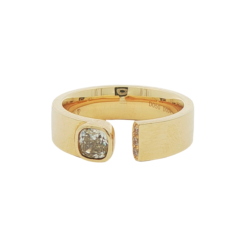 18k Yellow Gold Cushion Cut Diamond Engagement Ring