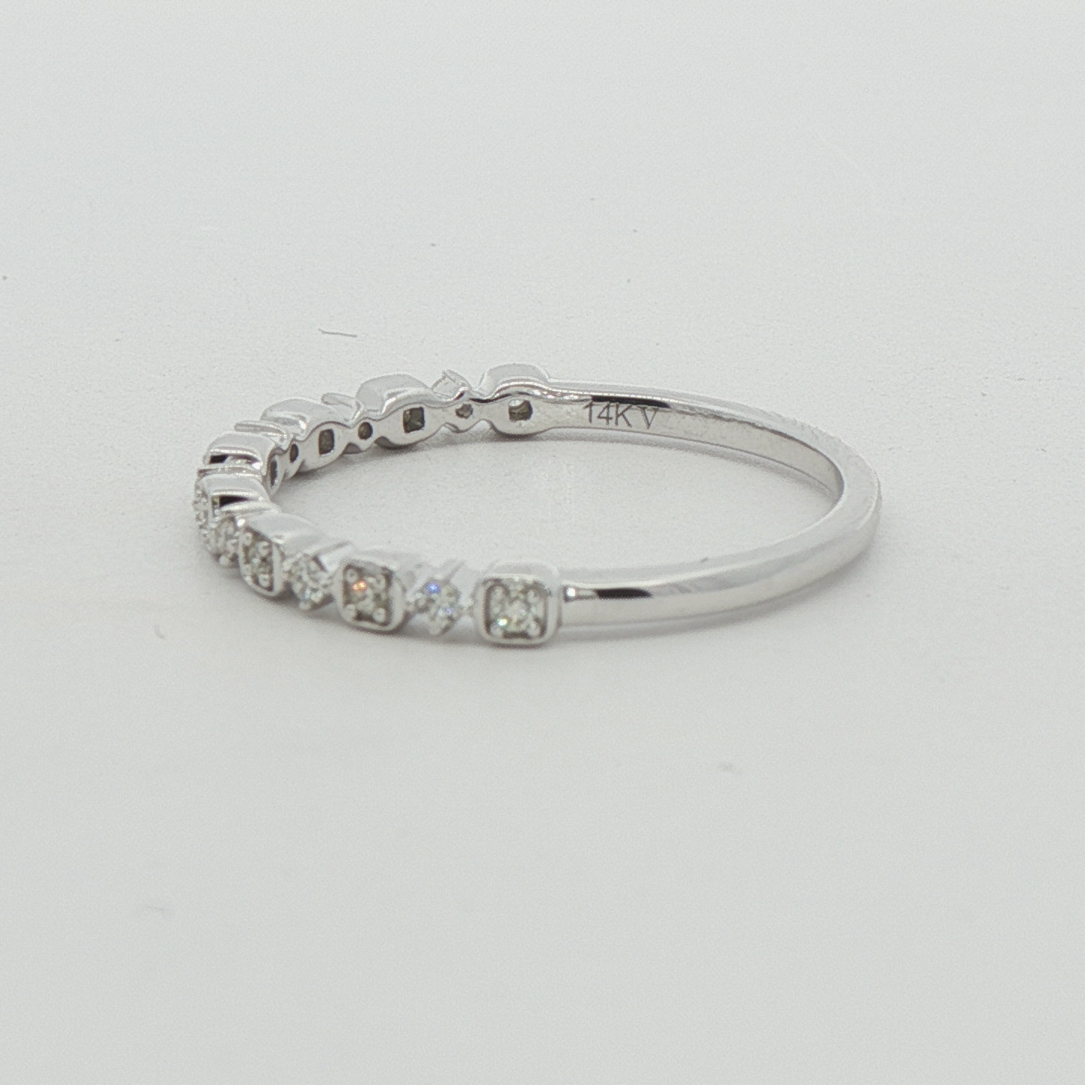 14k White Gold Diamond Wedding Band