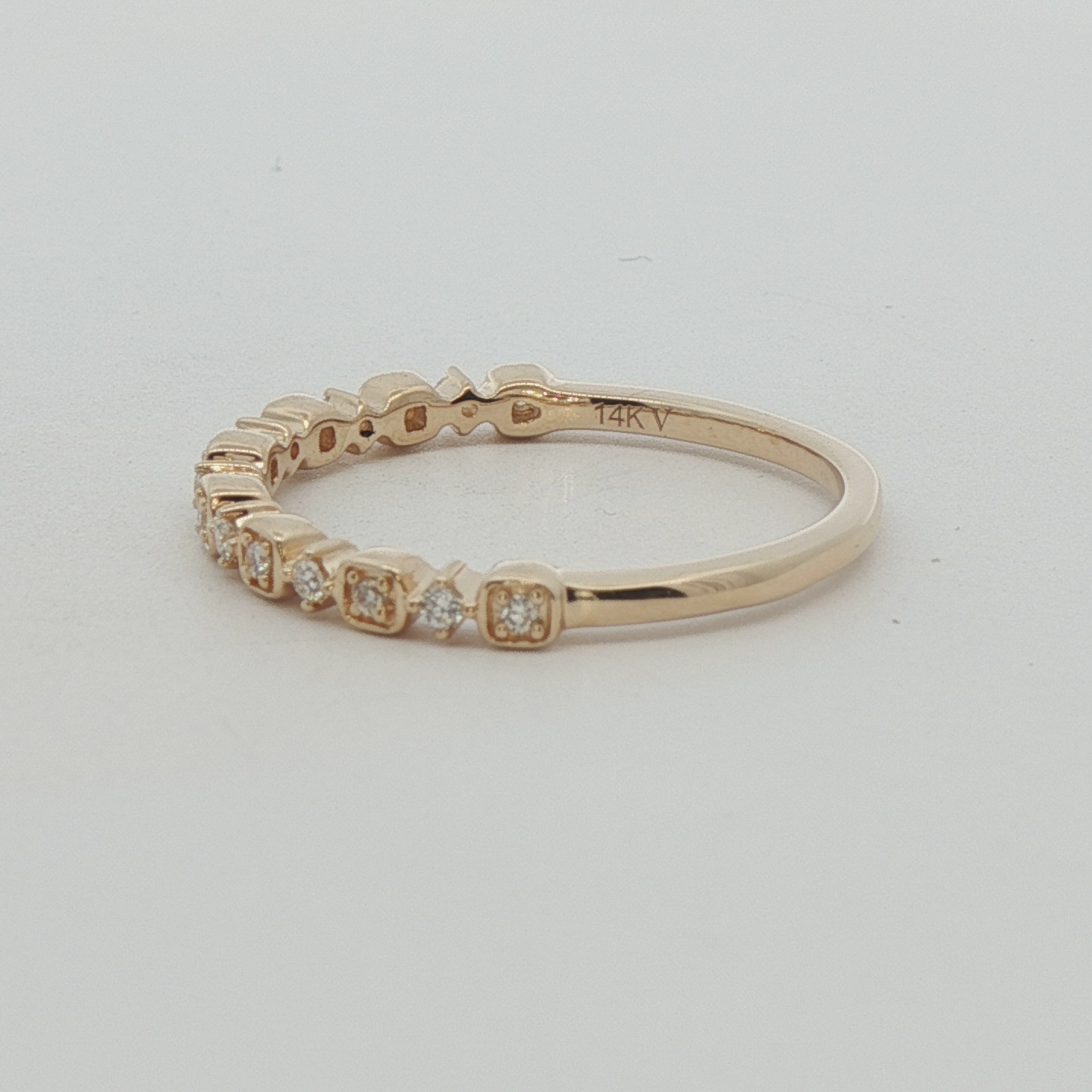 14k Yellow Gold Diamond Wedding Band