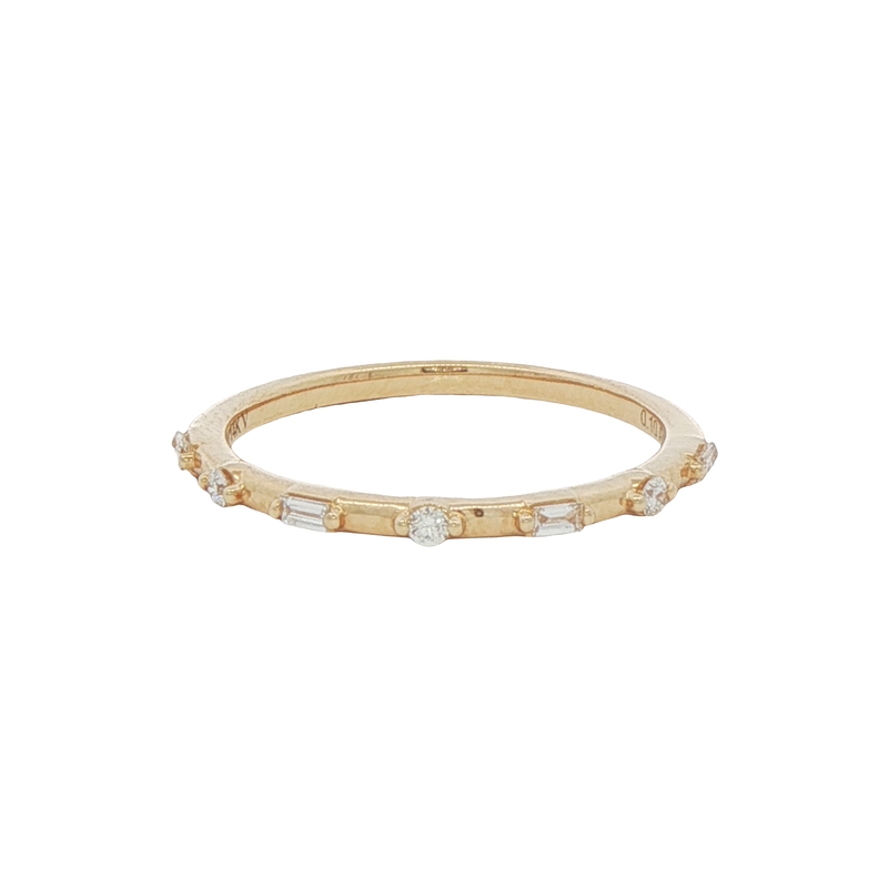 14k Yellow Gold Alternating Diamond Wedding Band