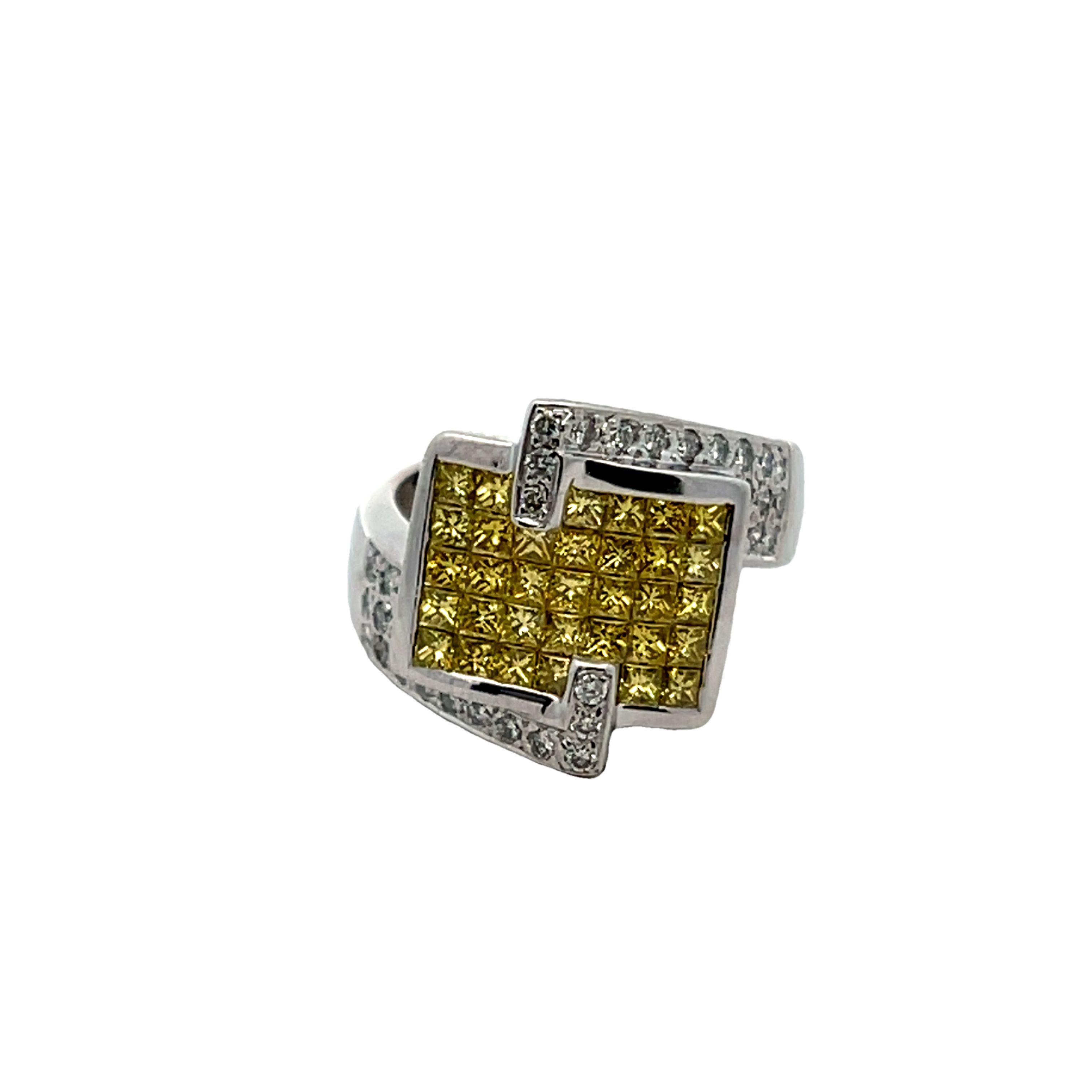 18k White Gold Diamond Fashion Ring