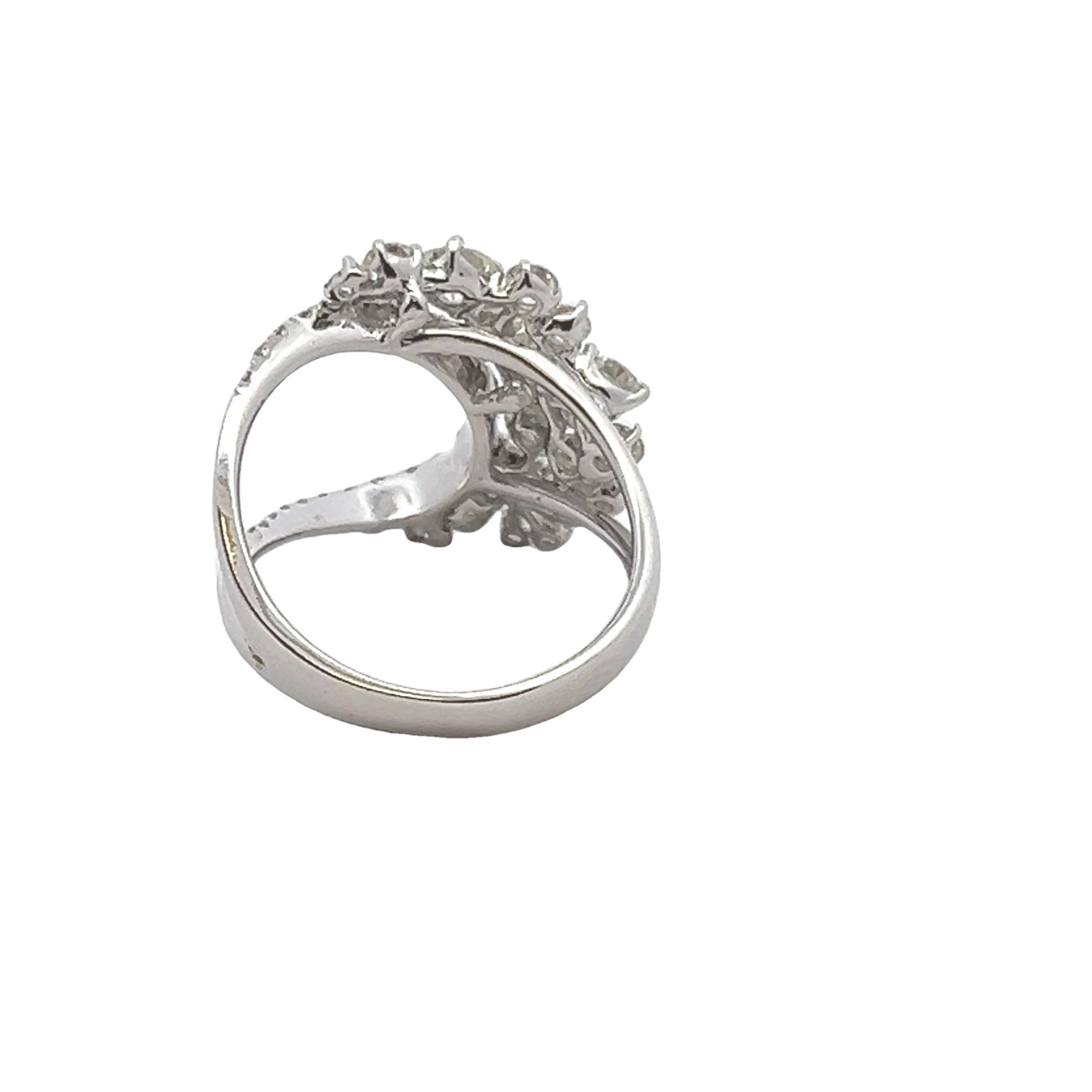 18k White Gold Diamond Fashion Ring