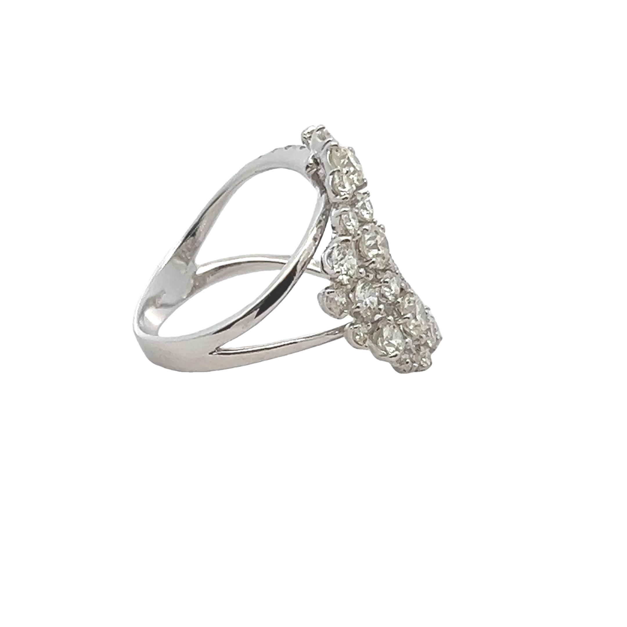 18k White Gold Diamond Fashion Ring