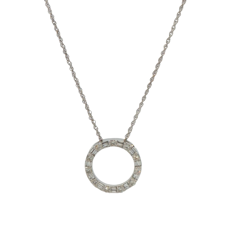 14k White Gold Diamond Circle Pendant