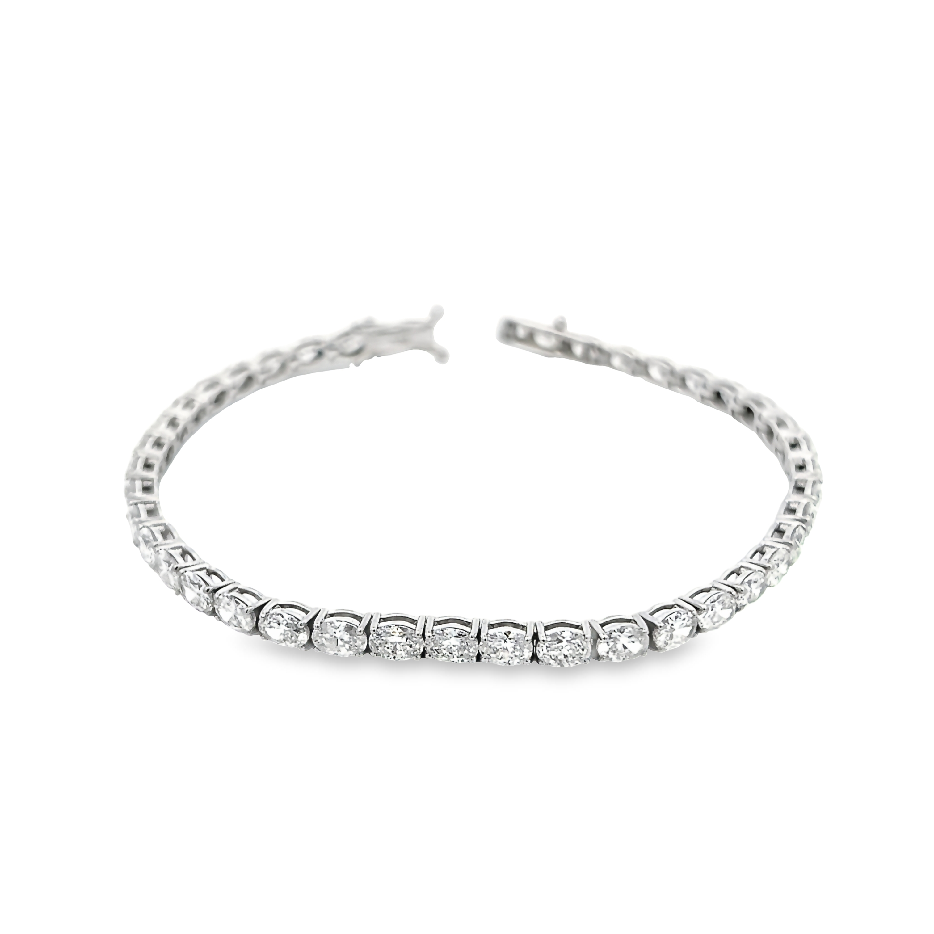 18k White Gold Oval Diamond Line Bracelet