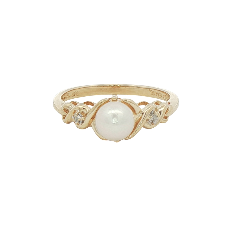 14k Yellow Gold Pearl And Diamond Ring