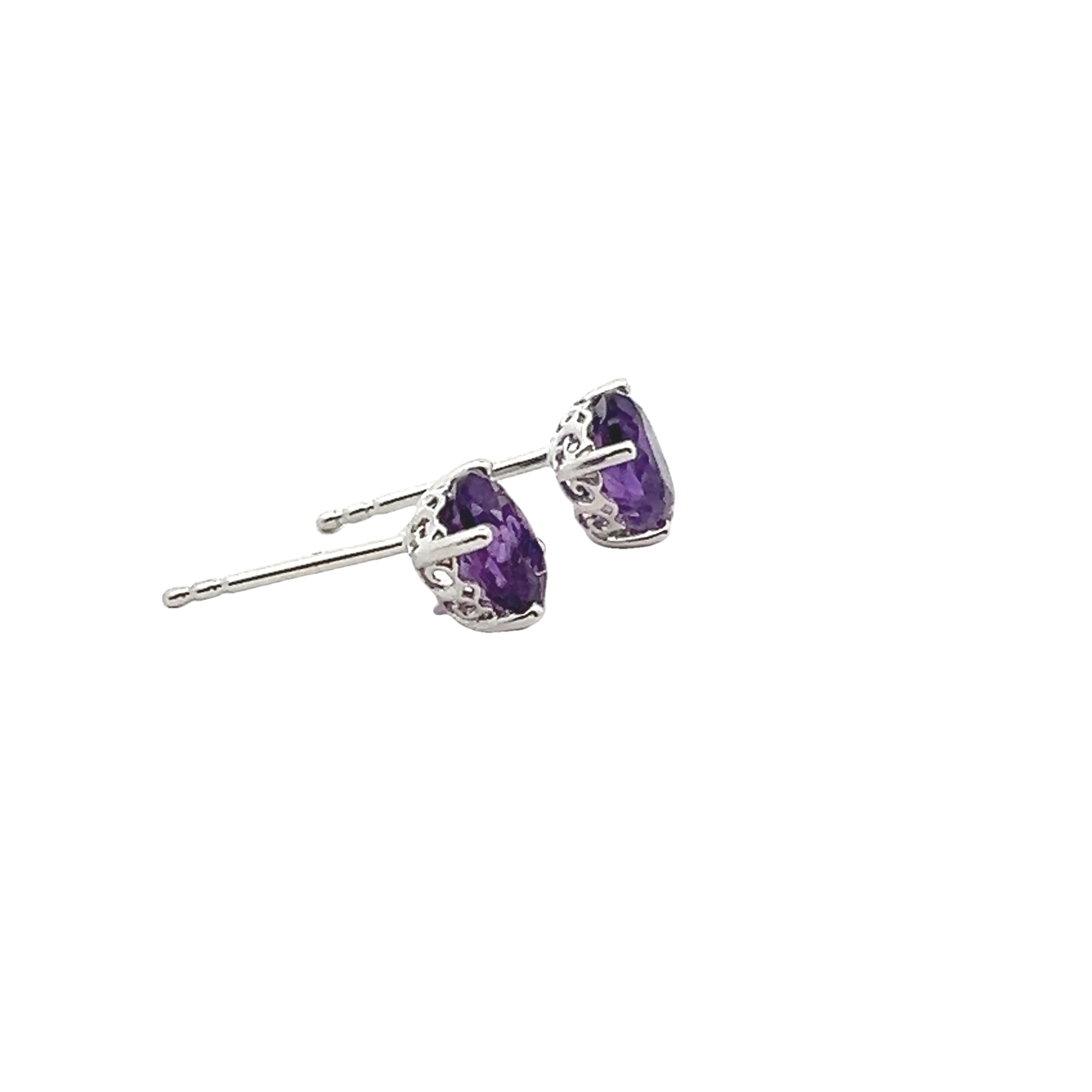 14k White Gold Amethysts Studs