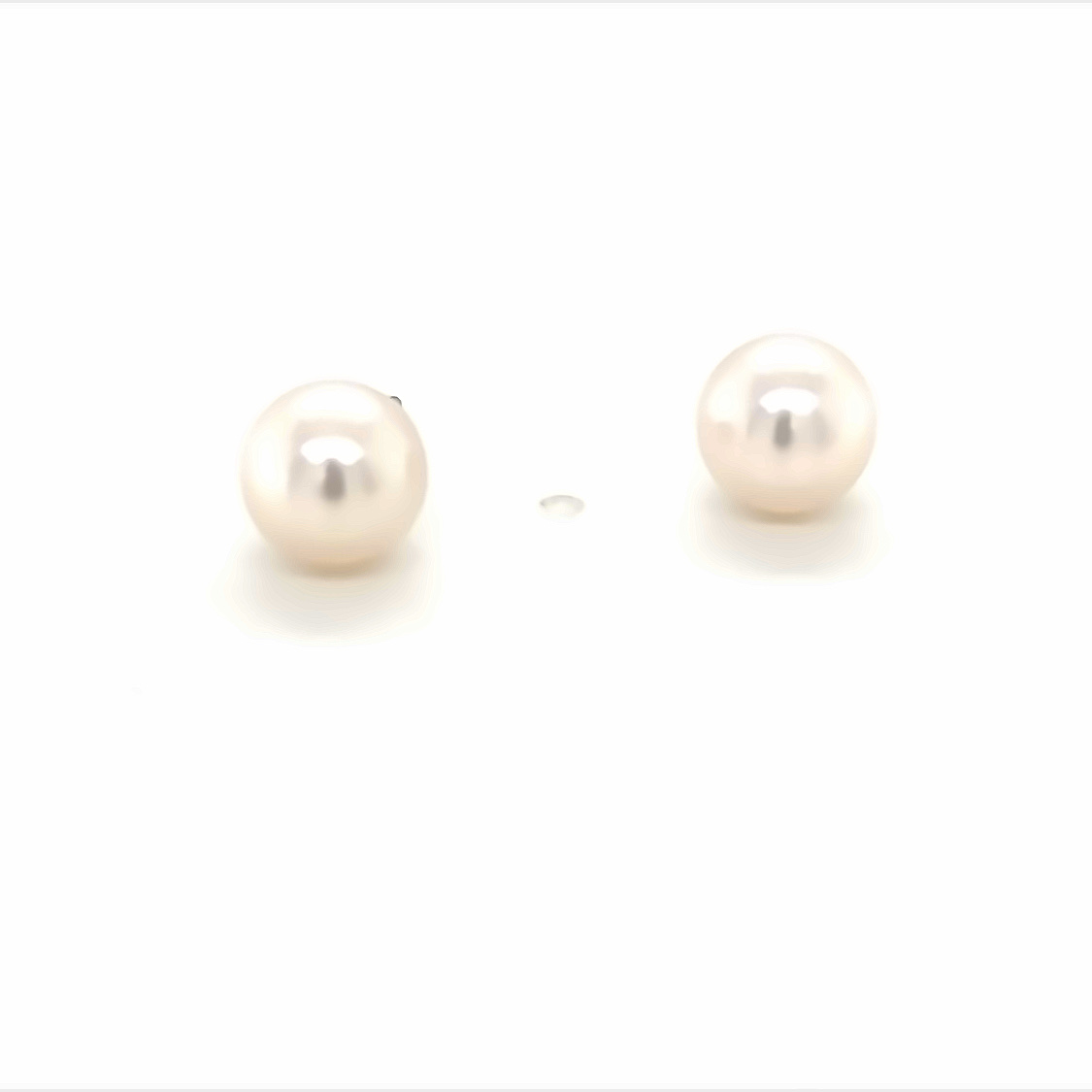 14 Karat Cultured Akoya Pearl Studs 7-7.5mm