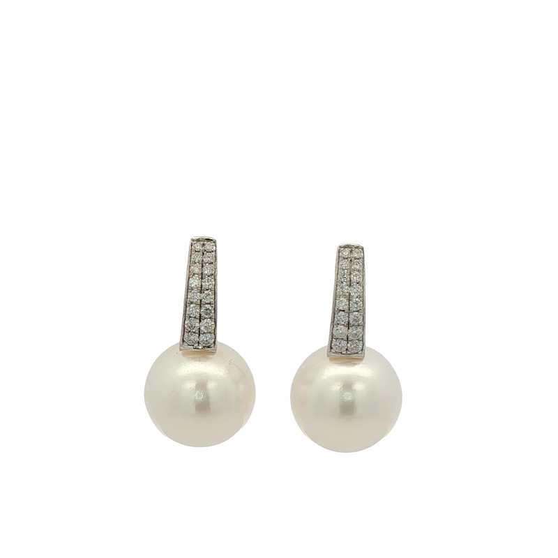 18k White Gold Pearl And Diamond Dangle Earrings