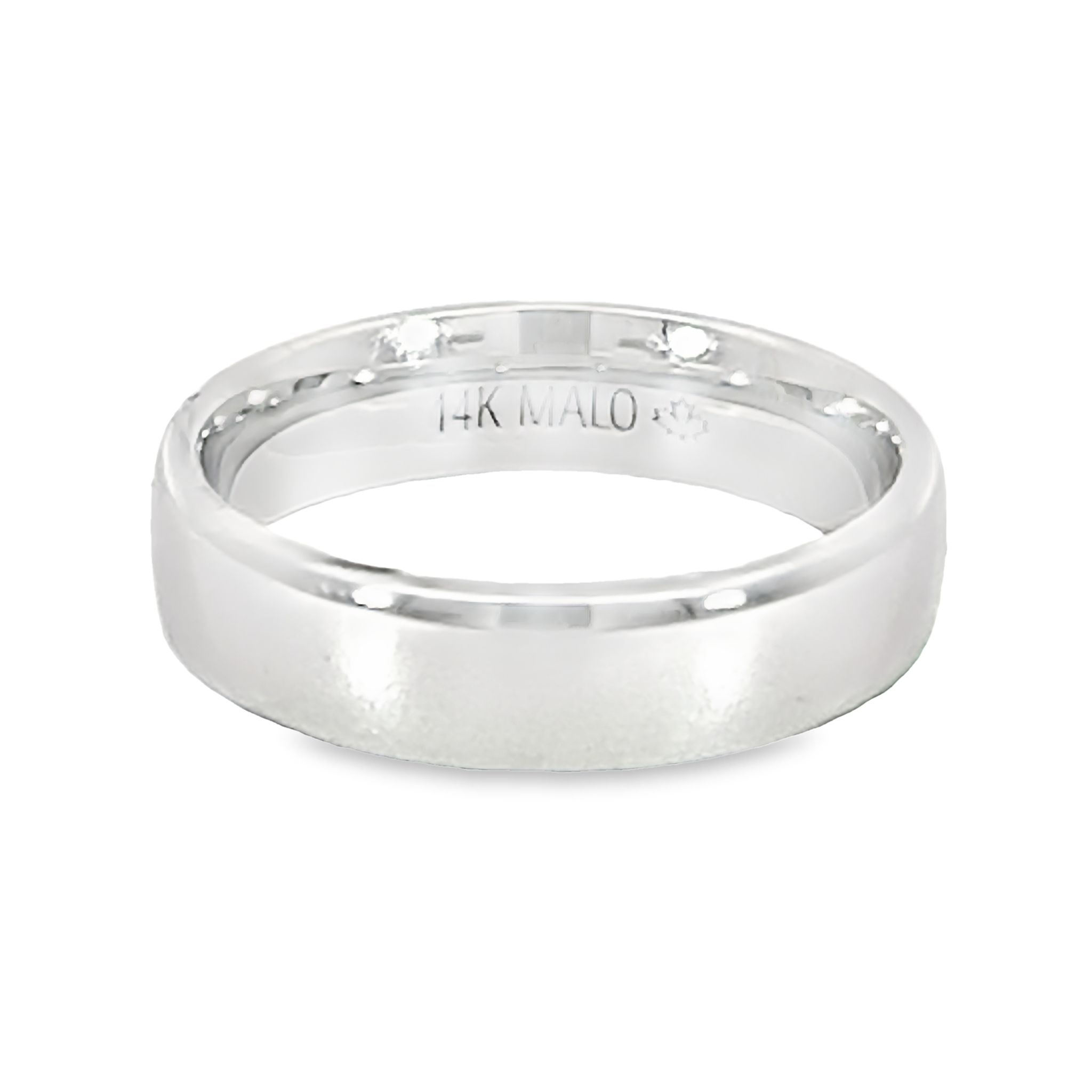 14 karat White gold euro fit band. Size 9