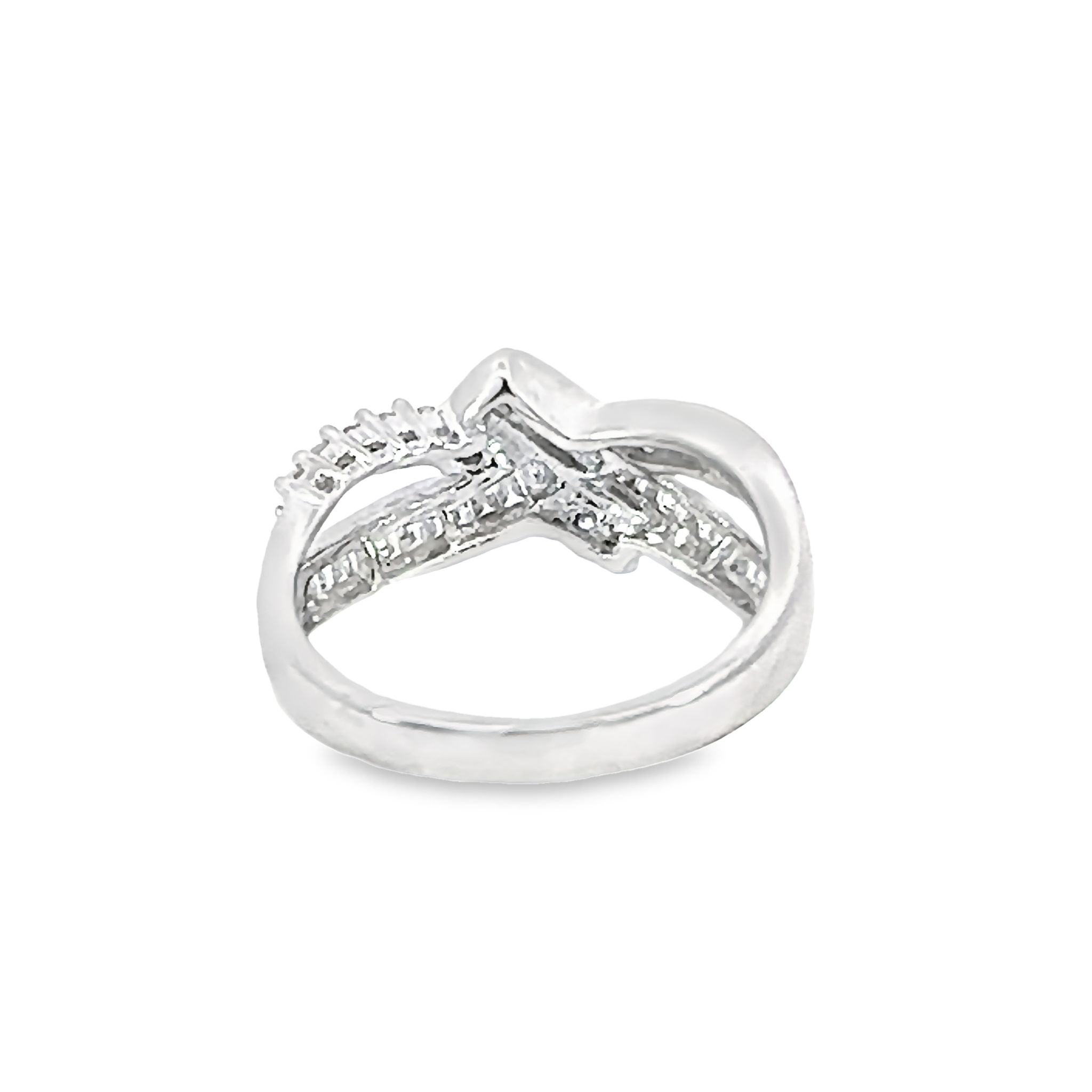 14k White Gold Freeform Diamond Ring