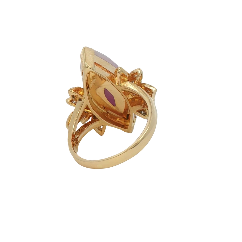 18k Yellow Gold Cabochon Lavendar Jade And Diamond Estate Ring