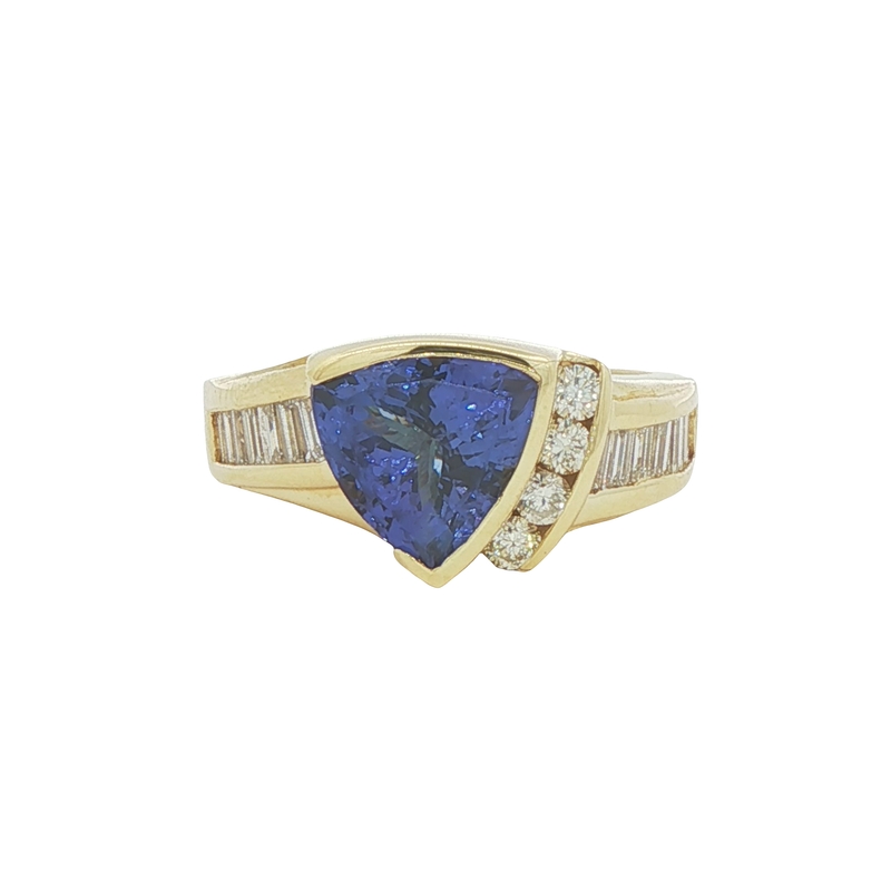 18k Yellow Gold Tanzanite And Diamond Ring