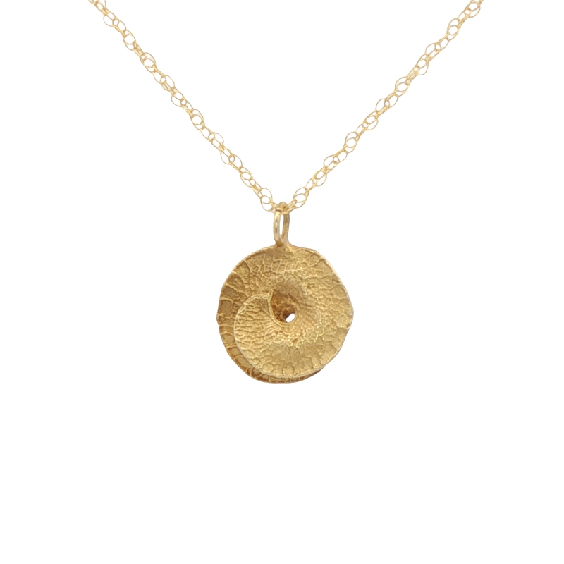 18k Yellow Gold Shell Pendant