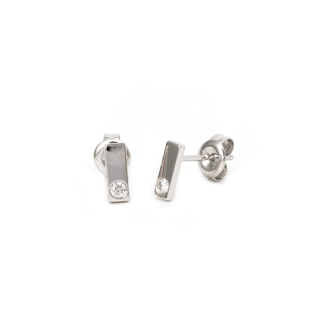 White 14 Karat Bar Stud Earrings with 2=0.07tw Round Brilliant G I Diamonds