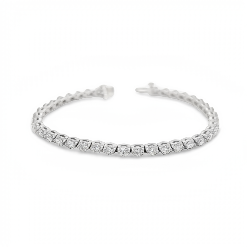 White 14 Karat Line Bracelet Length 7" With 39=5.00Tw Round Brilliant G Vs Diamonds