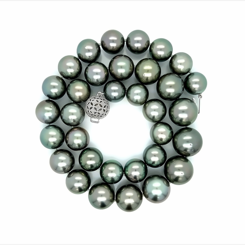Tahitian Strand With 33=11.00-14.30Mm Tahitian Black Pearls