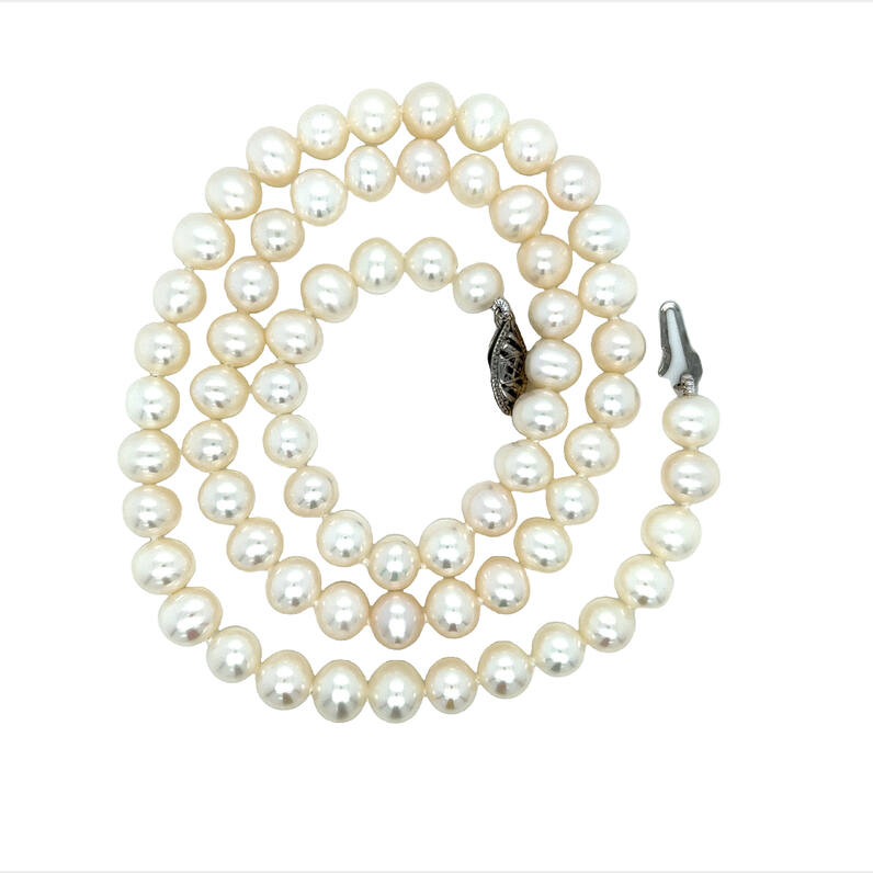 Lady s White 14 Karat Strand Length 18 With 69=6.00-6.50Mm Fresh Water Pearls