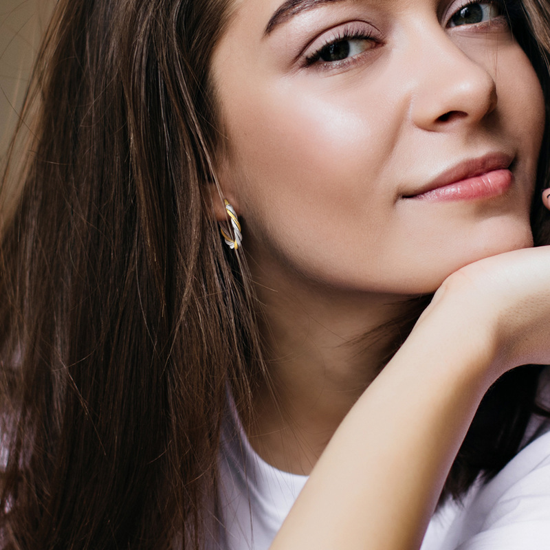 25 MM Twisted Hoop Earrings in 2-Tone 10k Yellow and White Gold
