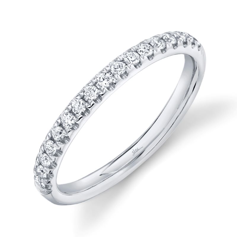 Elegant White Gold Diamond Ring