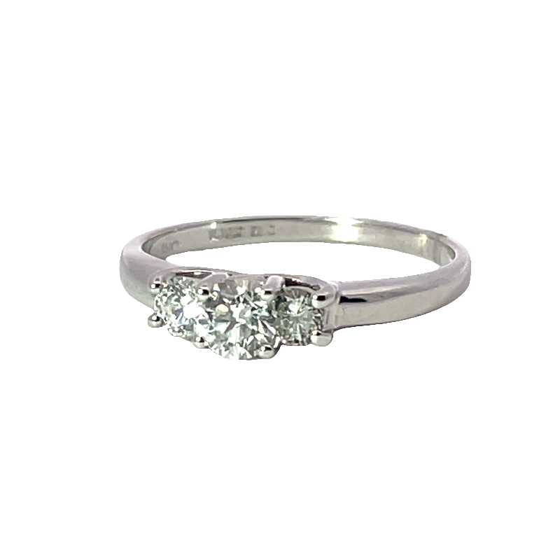 Elegant Three-stone Diamond Ring