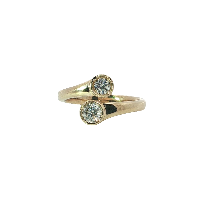 Elegant Bypass Diamond Ring