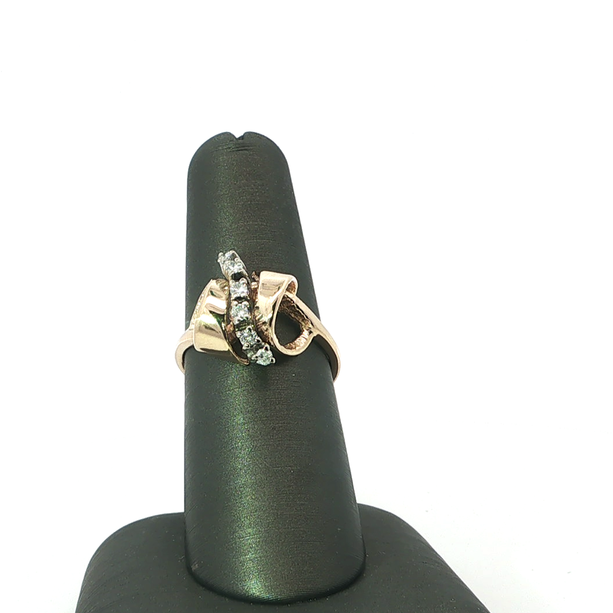 Elegant Diamond Swirl Ribbon Cocktail Ring In Yellow Gold