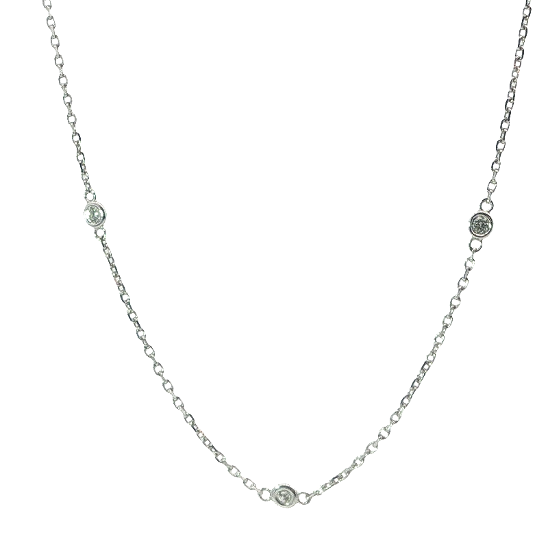 Elegant White Gold Necklace With Round Brilliant Diamonds