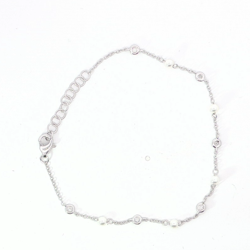 Elegant White Gold And Diamond Bracelet